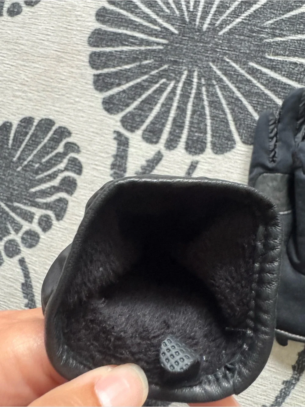 NWOT Black Winter Gloves - Insulated Pair